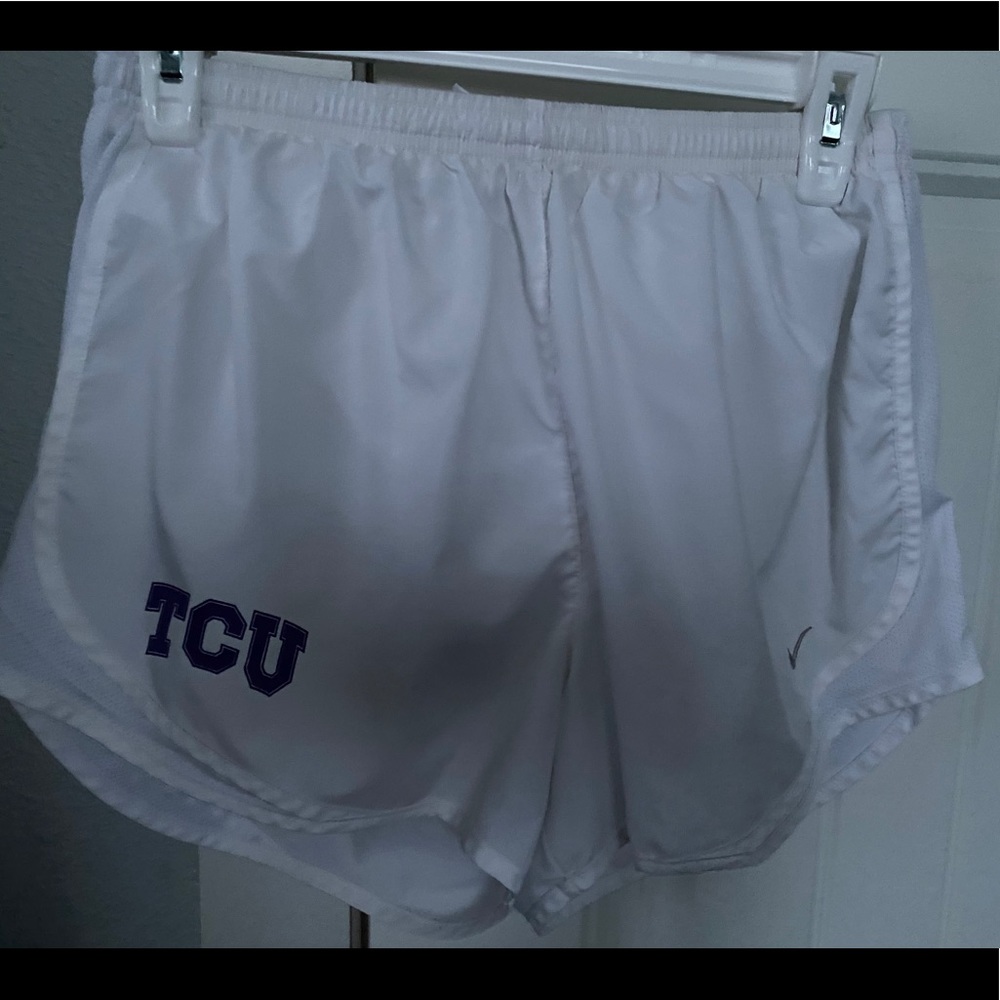 Size M Nike White TCU Shorts
